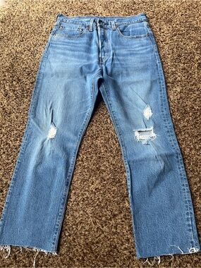 Women’s Levi straight leg jeans